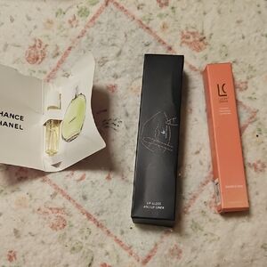 Lip Gloss and Lip Liner Set -